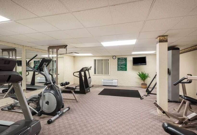 ホテル Ramada Plaza By Wyndham Portland