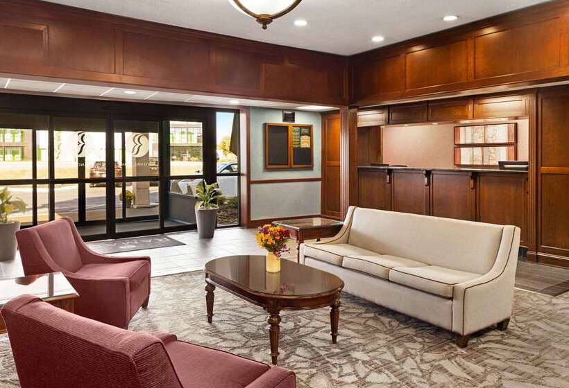 ホテル Ramada Plaza By Wyndham Portland