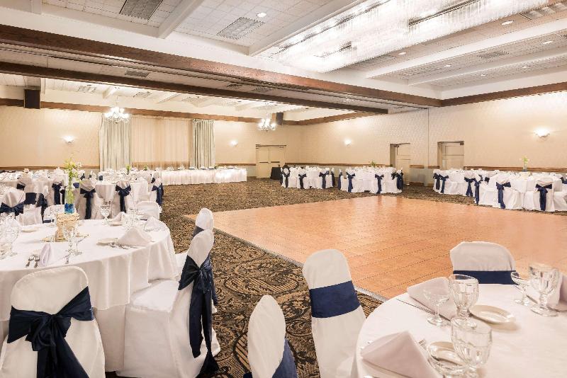 ホテル Ramada Plaza By Wyndham Portland