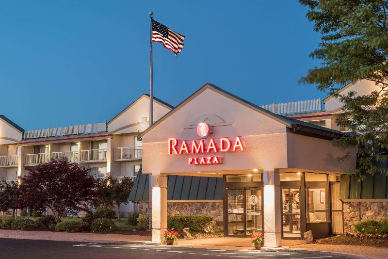 ホテル Ramada Plaza By Wyndham Portland