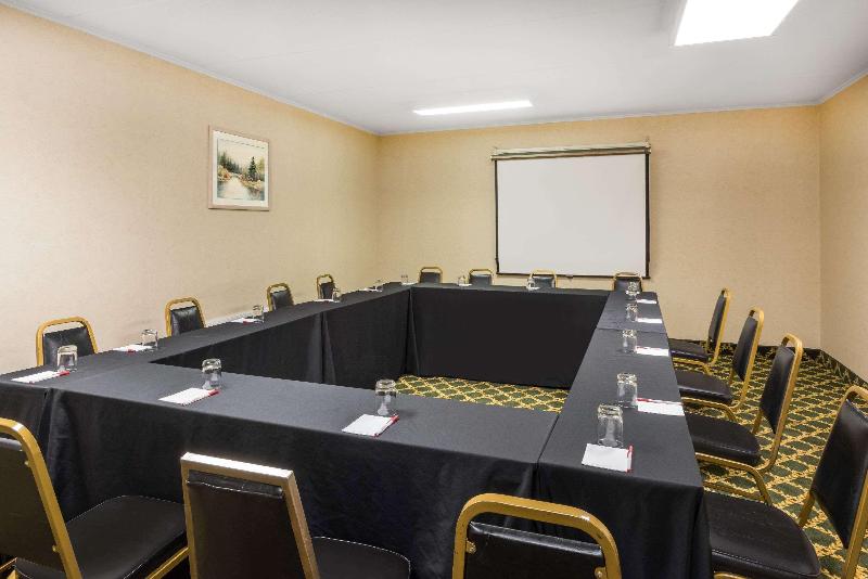 ホテル Ramada Plaza By Wyndham Portland