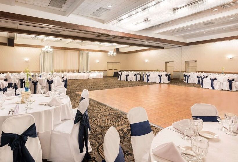 ホテル Ramada Plaza By Wyndham Portland