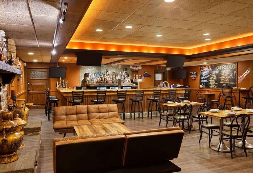 ホテル Ramada Plaza By Wyndham Portland