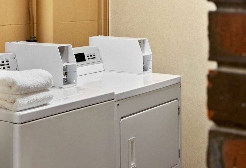 ホテル Ramada Plaza By Wyndham Portland