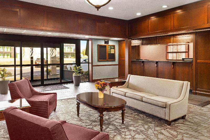 ホテル Ramada Plaza By Wyndham Portland