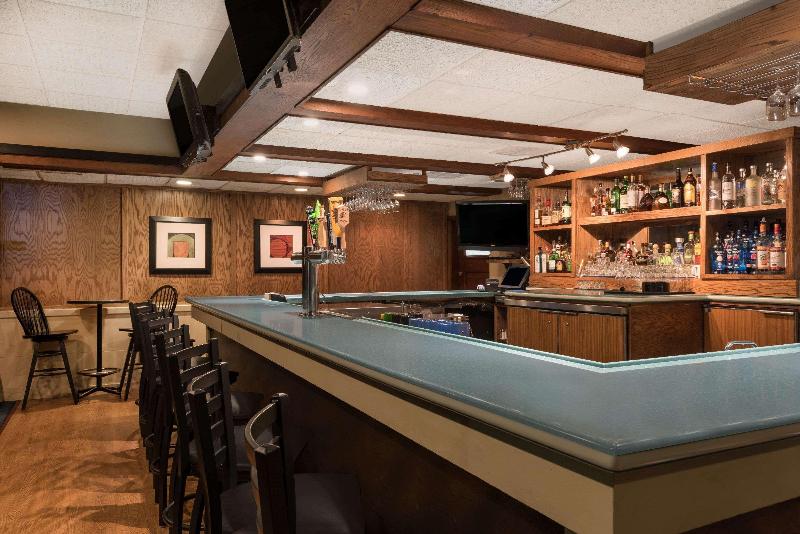 ホテル Ramada Plaza By Wyndham Portland