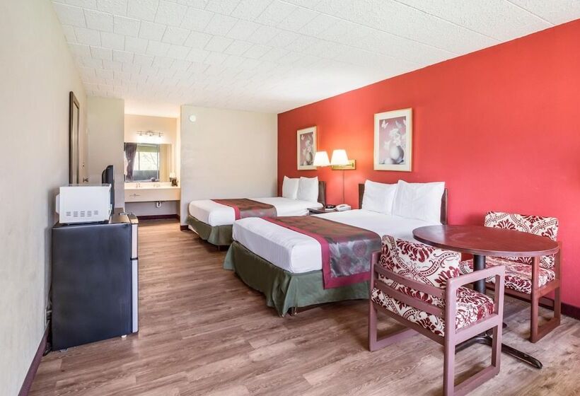 בית מלון כפרי Red Carpet Inn & Suites