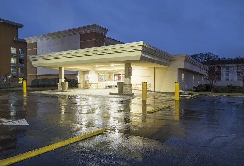 ホテル Red Roof Inn Knoxville Central – Papermill Road