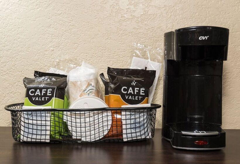 ホテル Red Roof Inn Knoxville Central – Papermill Road