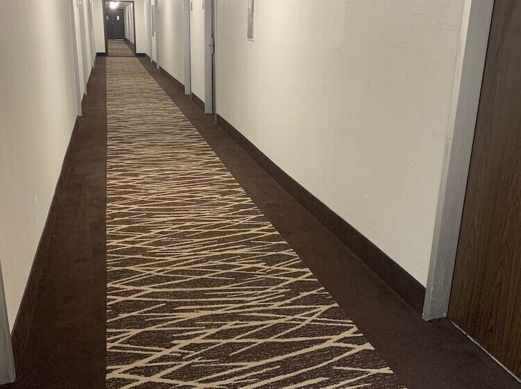 هتل Red Roof Inn Niagara Falls