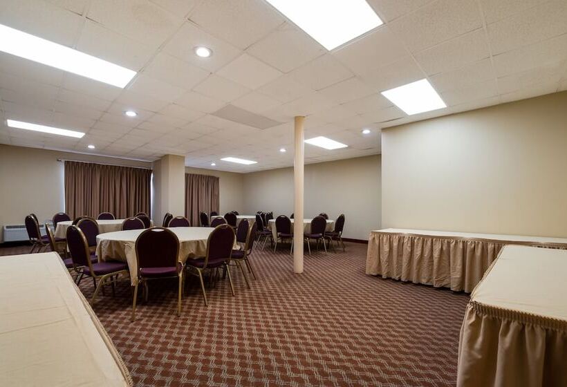 Отель Red Roof Inn And Suites Newark   University