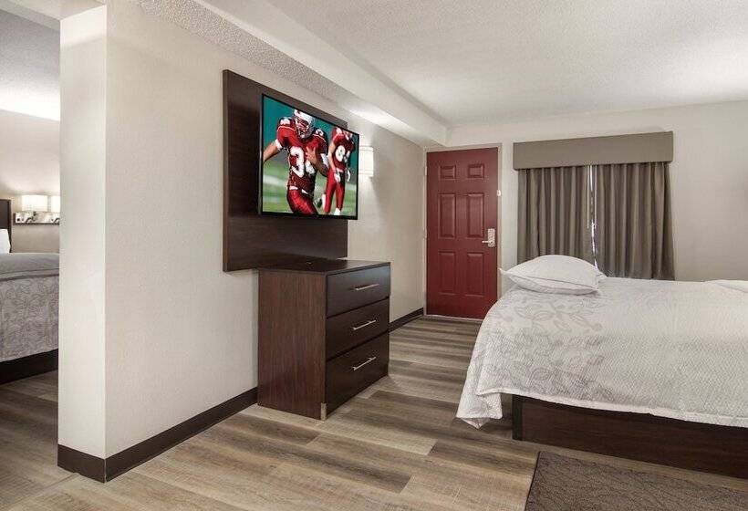 فندق Red Roof Inn Plus & Suites Erie