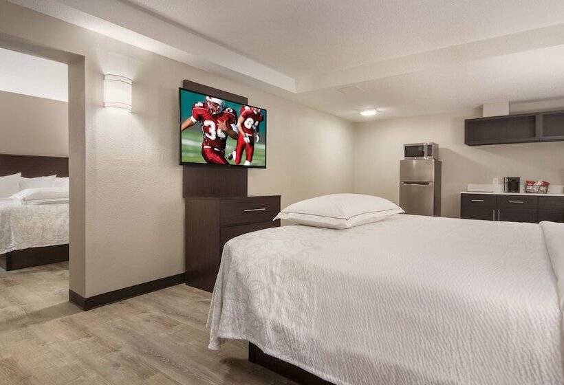 فندق Red Roof Inn Plus & Suites Erie