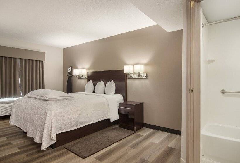 فندق Red Roof Inn Plus & Suites Erie