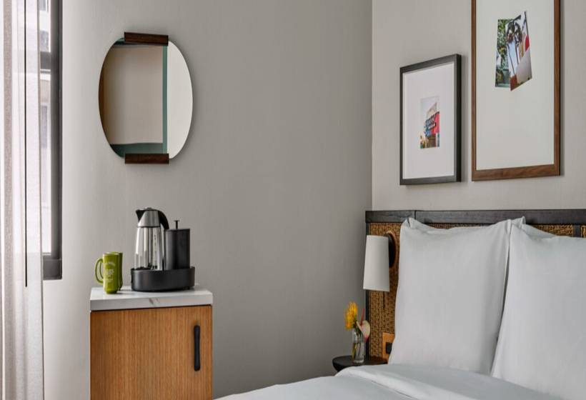 בית מלון כפרי Romer House Waikiki   Adults Only