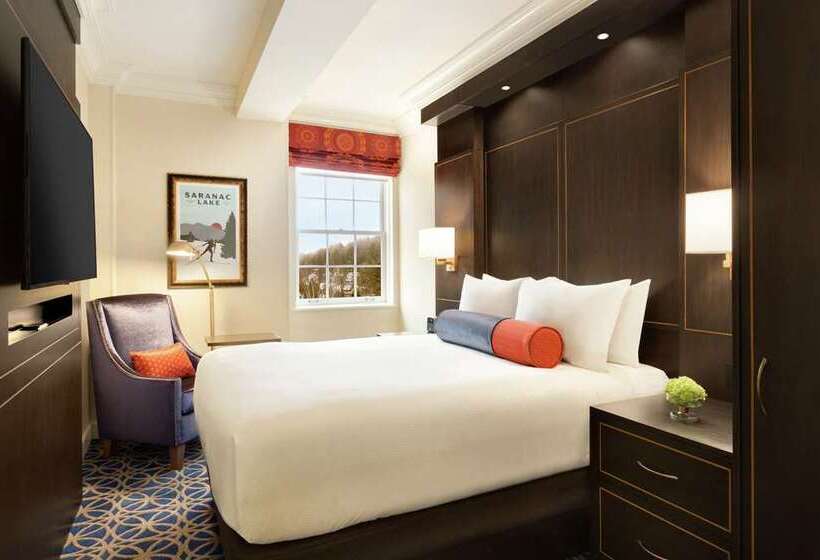 فندق Saranac Curio Collection By Hilton