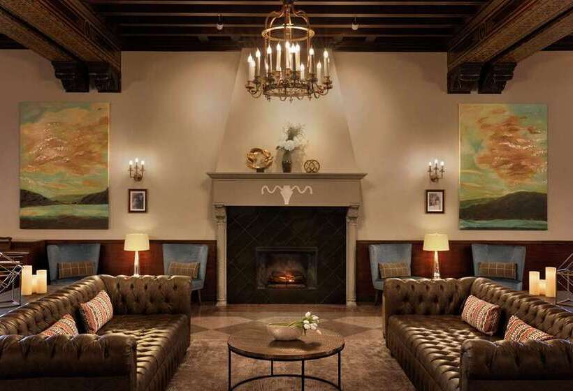 فندق Saranac Curio Collection By Hilton