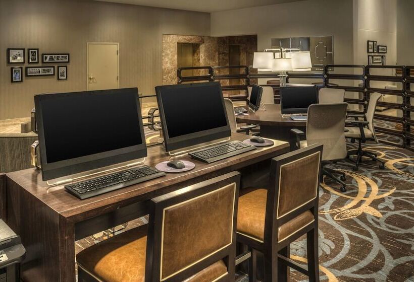 The Plaza Hotel Columbus At Capitol Square