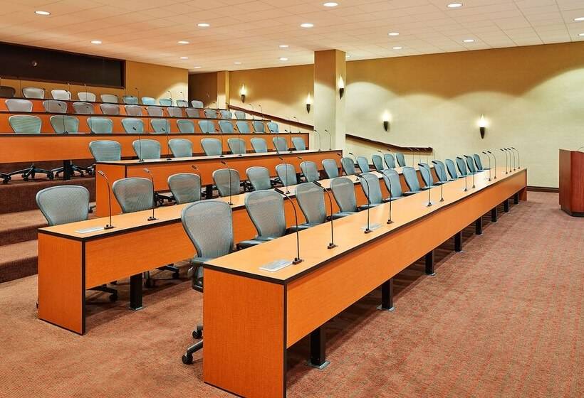 Отель Sheraton Lisle Naperville