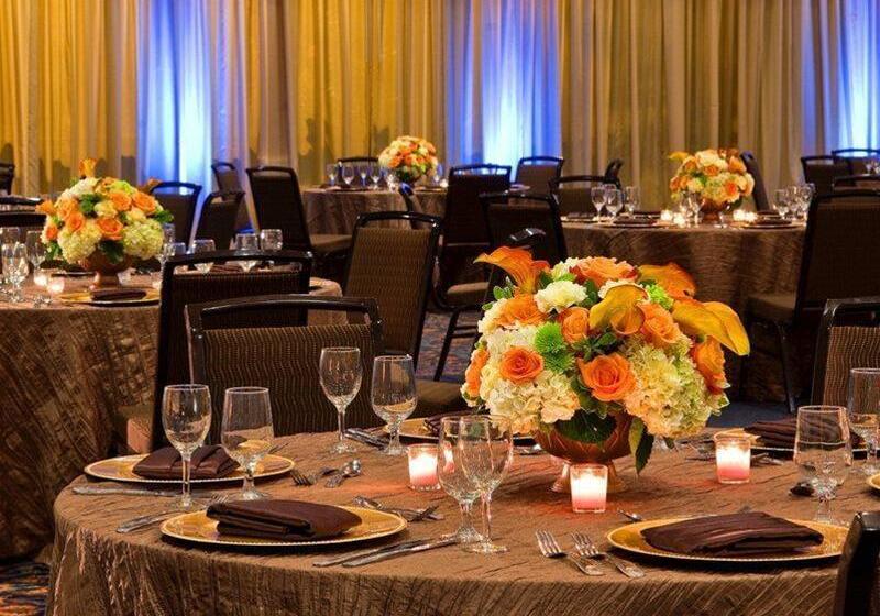 Отель Sheraton Tampa Brandon