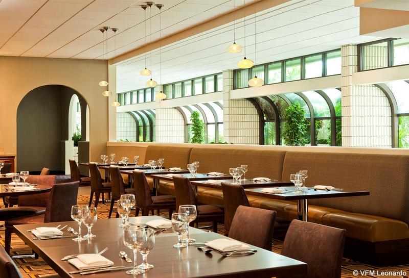 Отель Sheraton Tampa Brandon