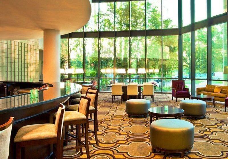 Отель Sheraton Tampa Brandon