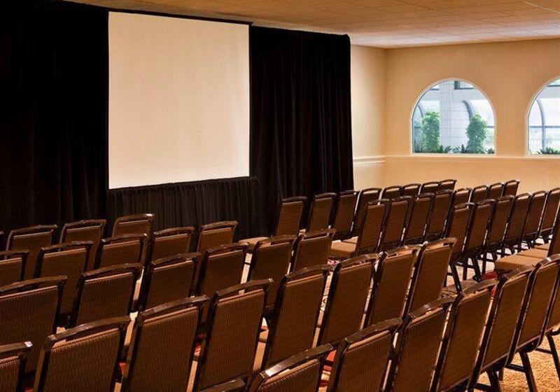 Отель Sheraton Tampa Brandon