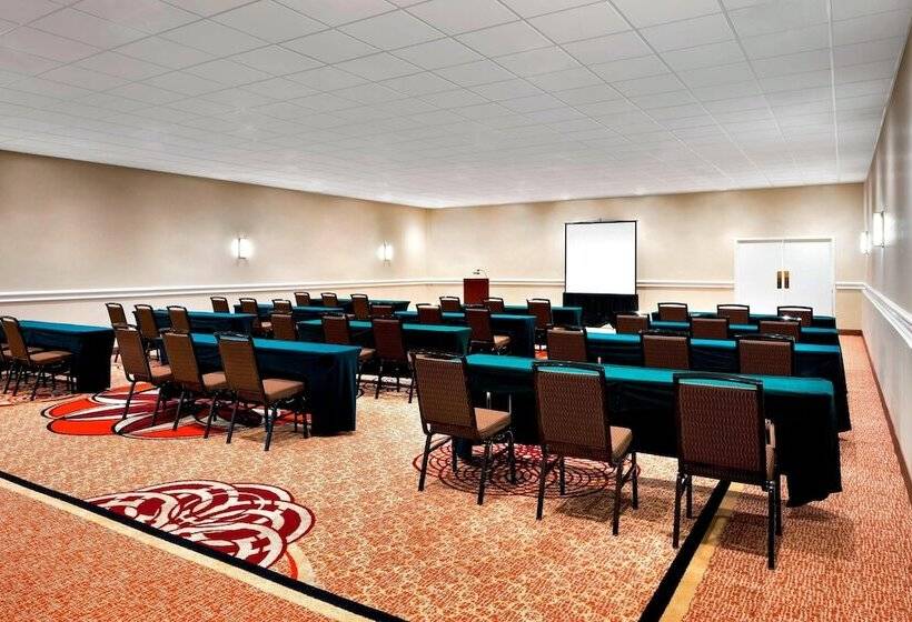 Отель Sheraton Tampa Brandon