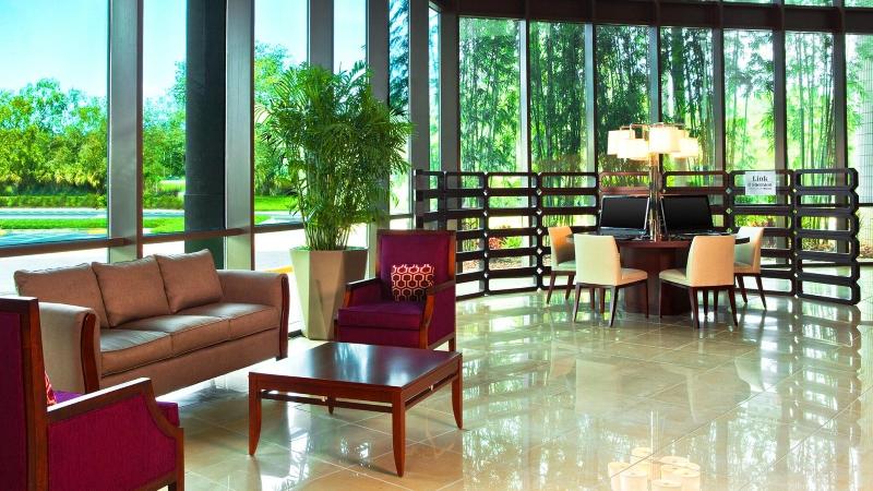 Отель Sheraton Tampa Brandon