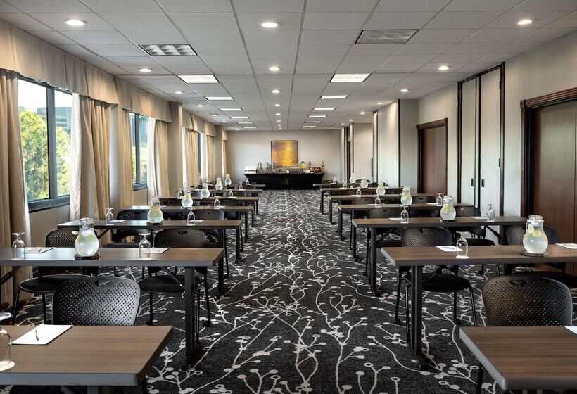 فندق Sonesta Irvine John Wayne Airport