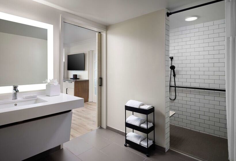 فندق Sonesta Irvine John Wayne Airport