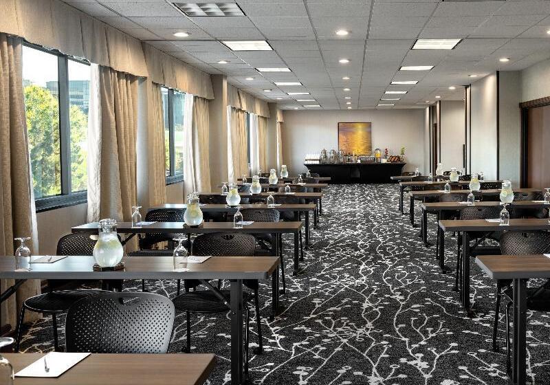 فندق Sonesta Irvine John Wayne Airport