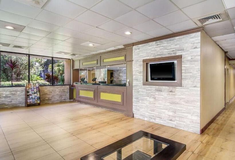 ホテル Stayable Jax West