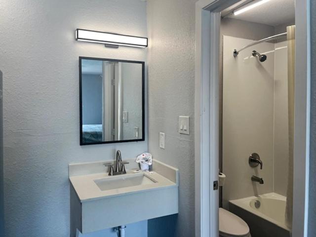 فندق Studio 6 Alvin, Tx