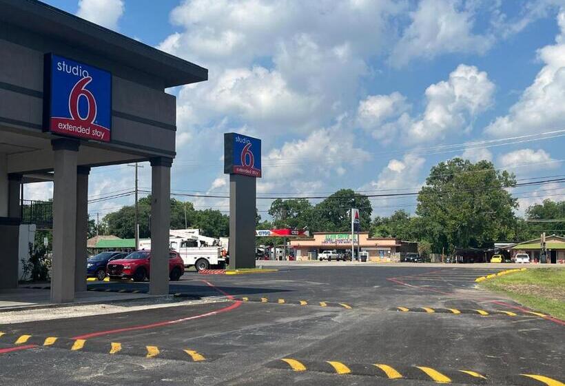 فندق Studio 6 Alvin, Tx