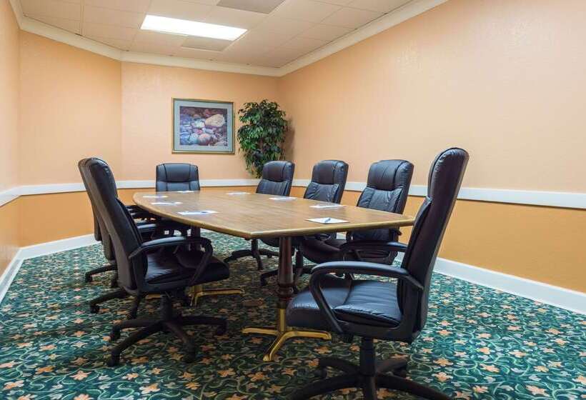 هتل Super 8 By Wyndham Little Rock/otter Creek