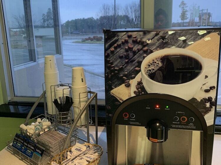 هتل Super 8 By Wyndham Little Rock/otter Creek