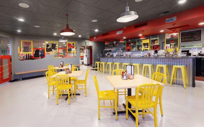 Отель Super 8 By Wyndham Meadow Wood Courtyard