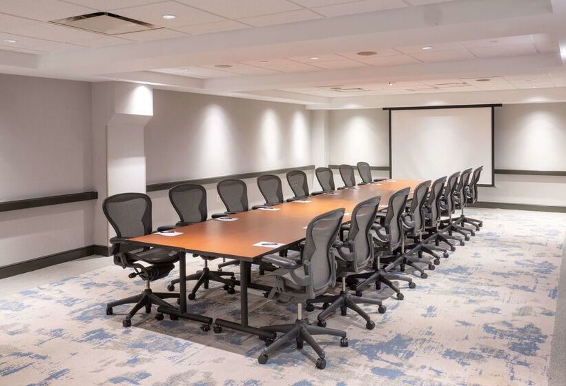 The Bethesdan Hotel, Tapestry Collection By Hilton