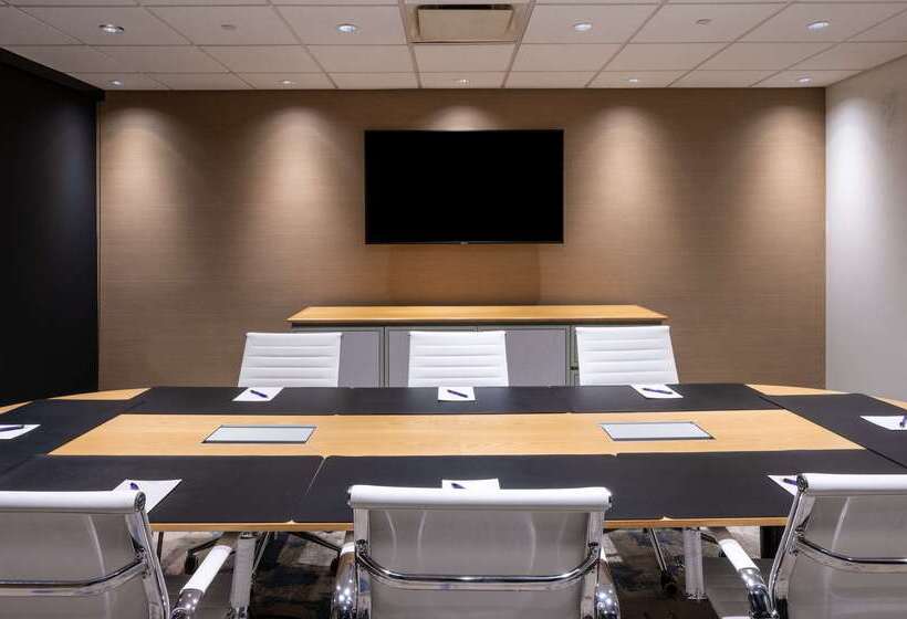 The Bethesdan Hotel, Tapestry Collection By Hilton