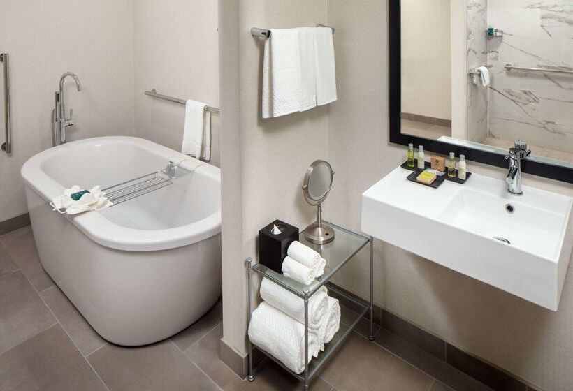 The Bethesdan Hotel, Tapestry Collection By Hilton