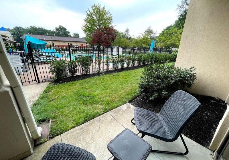酒店 The Hub Middletown Red Bank  Best Western Signature Collection