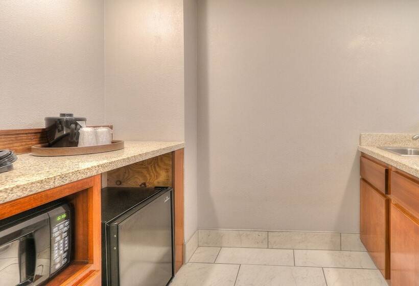 The Ramsey Hotel And Convention Center