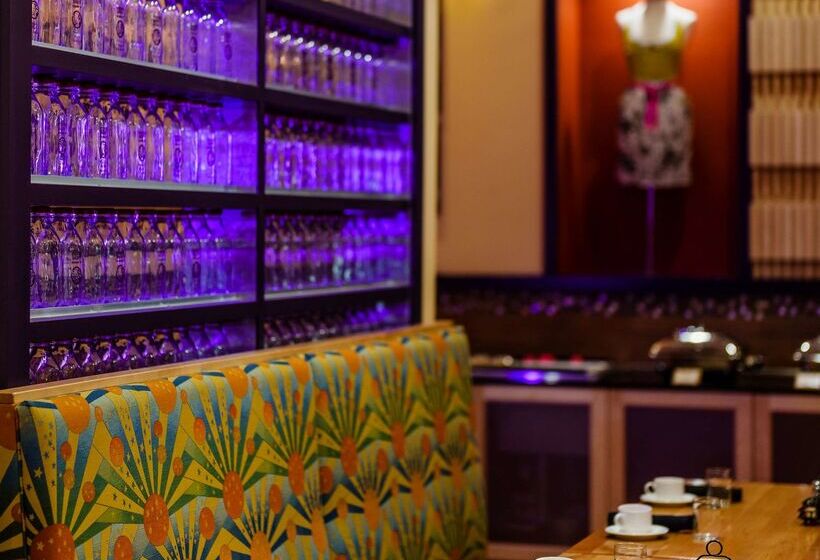 The Verve Hotel Boston Natick, Tapestry Collection By Hilton