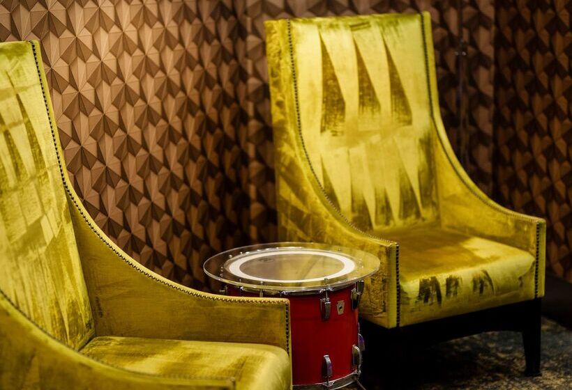 The Verve Hotel Boston Natick, Tapestry Collection By Hilton