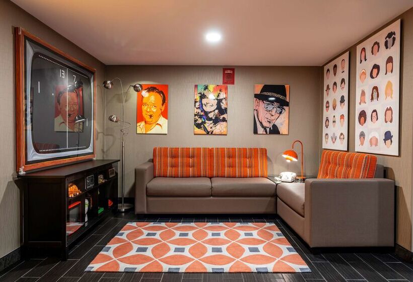 The Verve Hotel Boston Natick, Tapestry Collection By Hilton