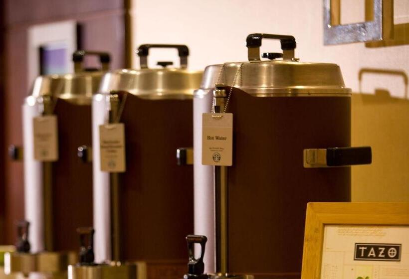 Отель Washington Marriott At Metro Center