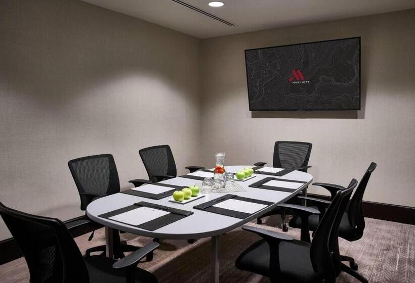 Отель Washington Marriott At Metro Center