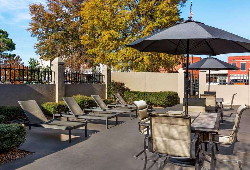 فندق Wyndham Fort Smith City Center