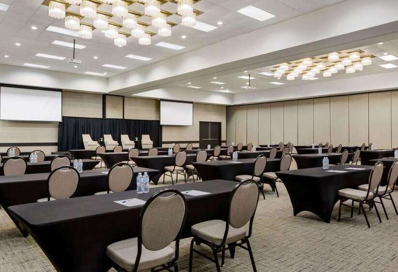 فندق Wyndham Fort Smith City Center